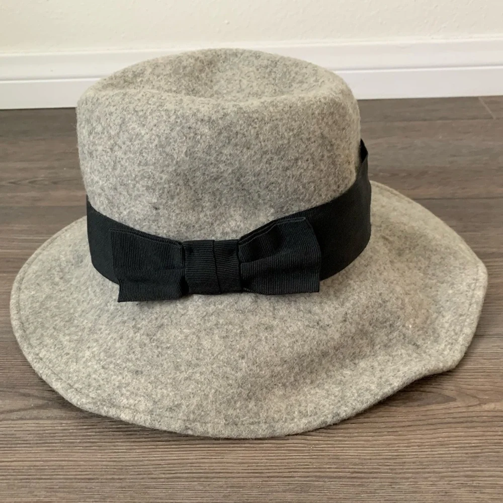 100% wool made in Italy hat